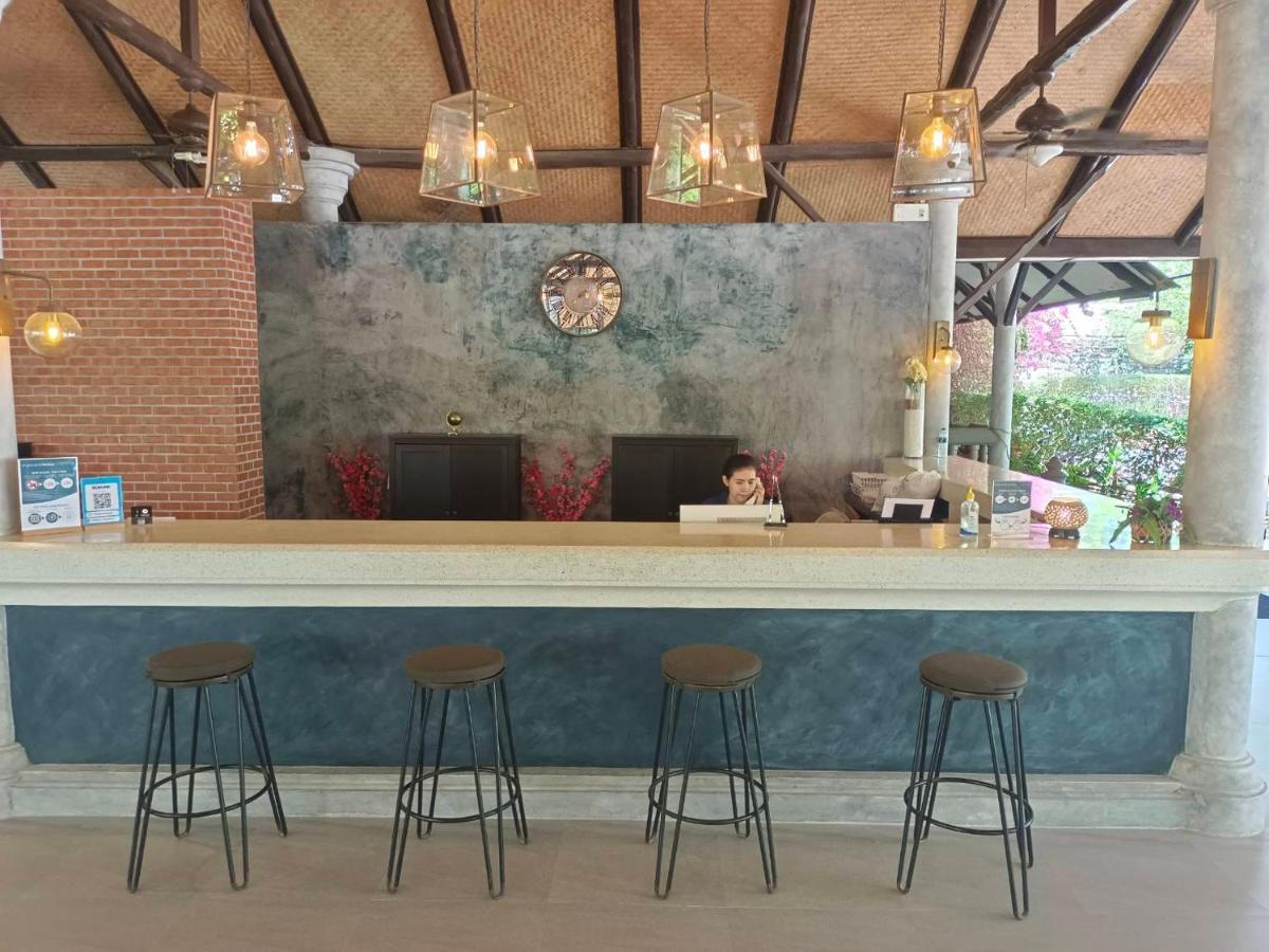 Let'S Hyde Pattaya Resort & Villas - Pool Cabanas Exterior foto