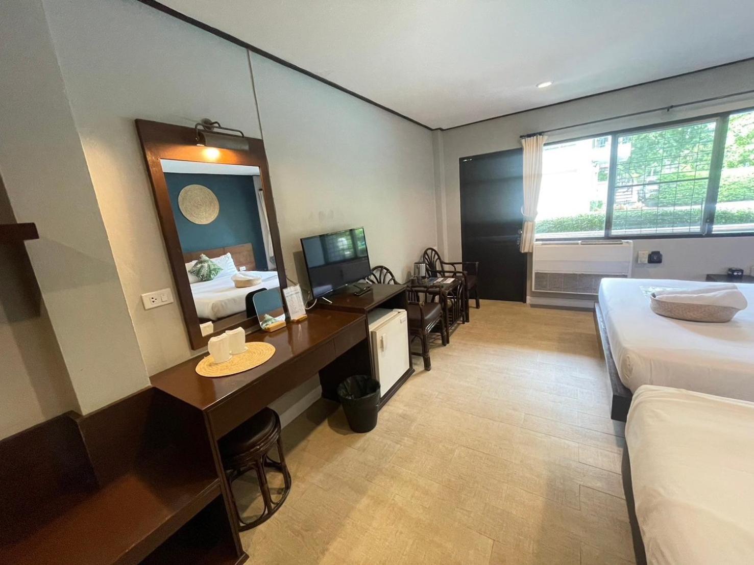 Let'S Hyde Pattaya Resort & Villas - Pool Cabanas Exterior foto
